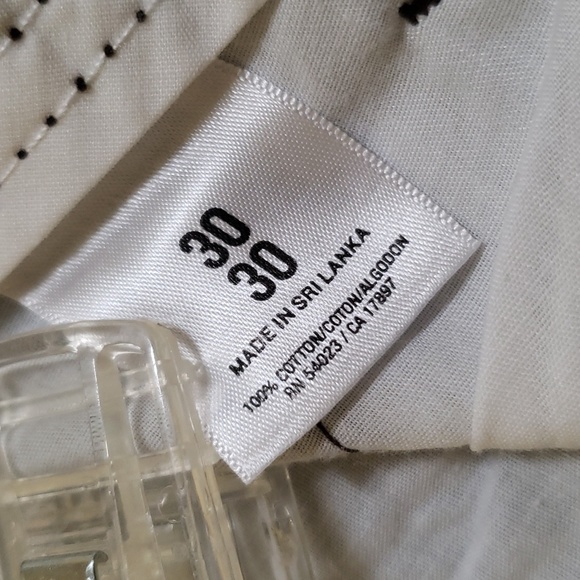 NWT Old Navy khakis / 30x30 - Picture 4 of 5